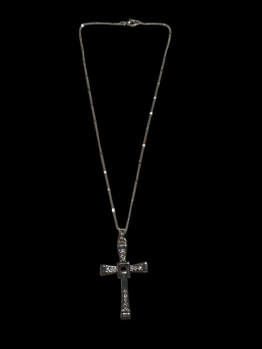 Silver Plated Metal Cross Pendant Necklace