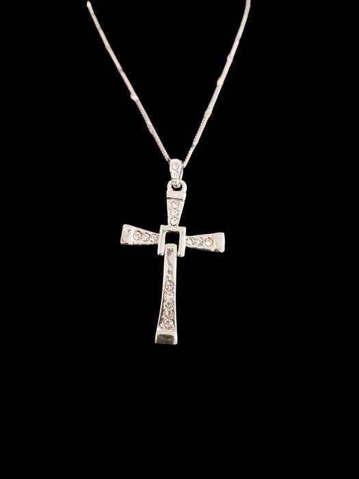 Silver Plated Metal Cross Pendant Necklace