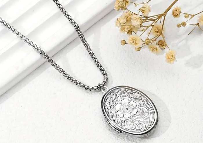 Stainless Steel Oval Flower Pattern Locket Pendant Necklace