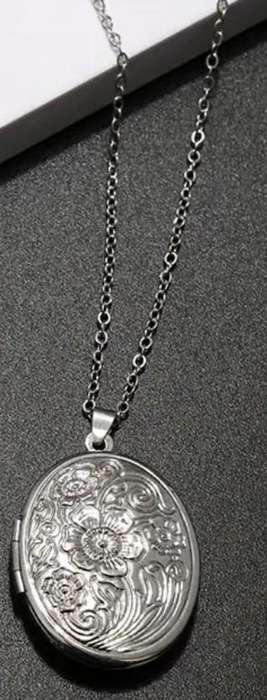 Stainless Steel Vintage Oval Flower Locket Pendant Necklace
