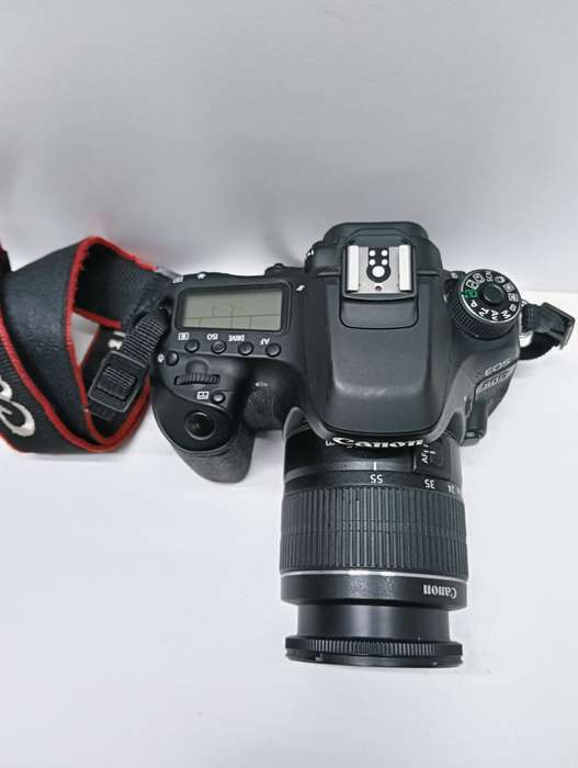 Canon EOS 80D Dslr Camera with a 18-55mm kit lens