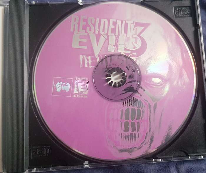 RESIDENT EVIL 3 NEMESIS PC CD