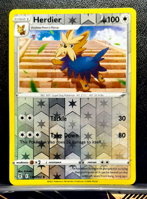 Pokemon Cards - Herdier 134/203 - Reverse Holo - Sword & Shield Evolving Skies NM