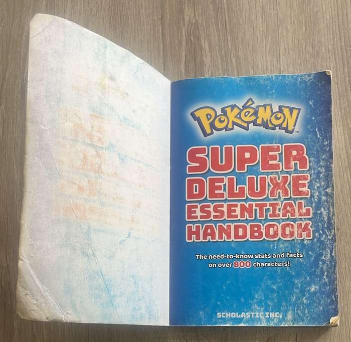 Pokemon Super Deluxe Essential Handbook : The Need-to-Know Stats and Facts on Over 800 Characters