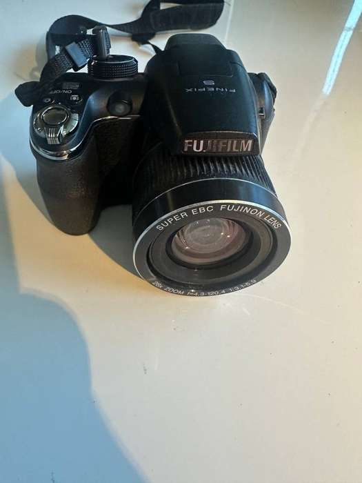 FUJIFILM FinePix S3400 Black 14 MP 3.0" LCD 28X Optical Zoom 24mm Wide Angle Digital Camera