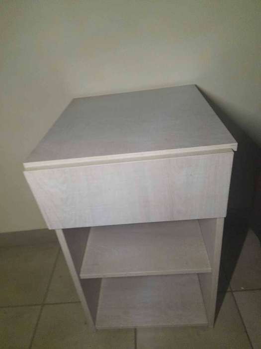 Pikasso bedside table