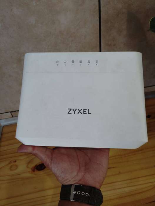 ZyXEL EMG3525-T50B Ethernet Gateway