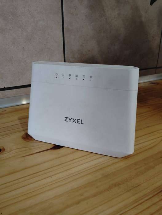ZyXEL EMG3525-T50B Ethernet Gateway