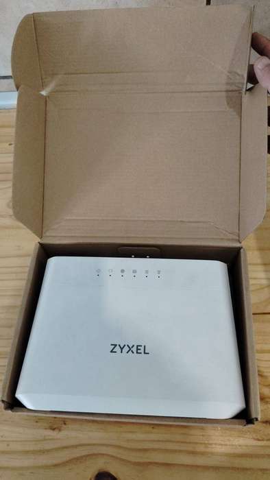 ZyXEL EMG3525-T50B Ethernet Gateway