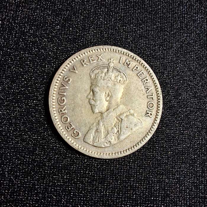 1927 6D Sixpence Silver South Africa Coin