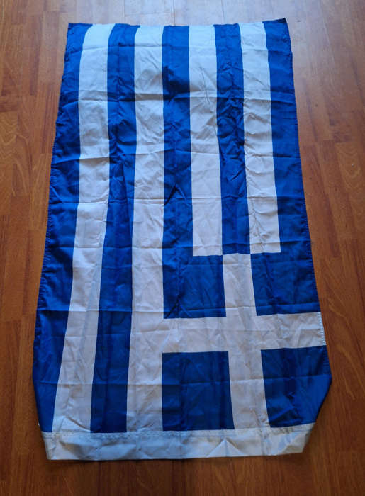 10x Mixed lot of flags for decor