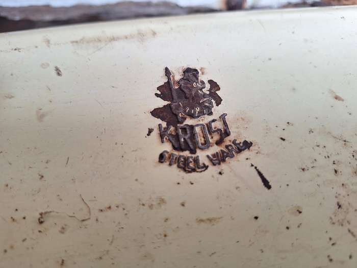 Old Korst metal ware bread tin