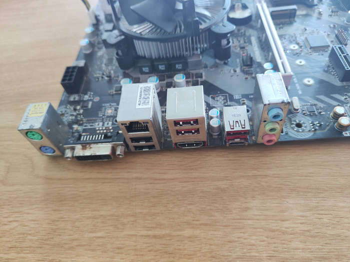 Intel Core I3 up to 3.9GHz **MSI B250M Bazooka**8GB DDR4 Ram