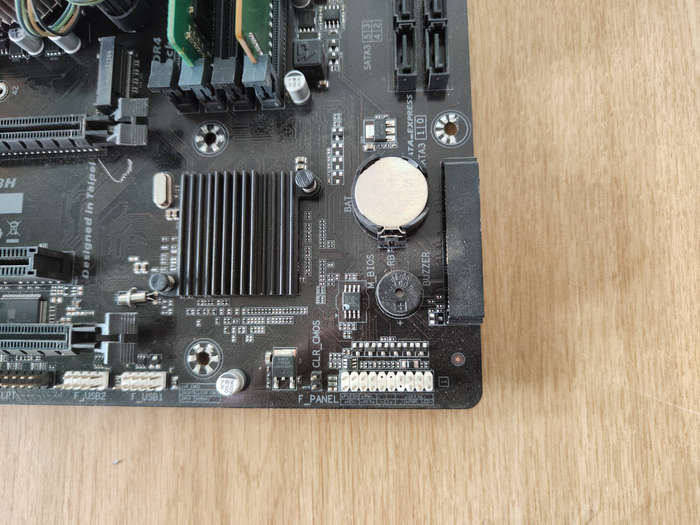 Intel Core i5 7400 Combo**Gigabyte Q270M Motherboard**16GB DDR4 Ram
