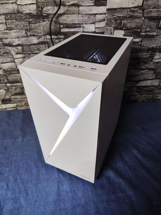 Ryzen 7 Gaming PC**RTX2060 Super 8GB Graphics**16GB Ram**500GB SSD**