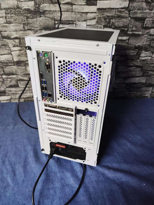 Ryzen 7 Gaming PC**RTX2060 Super 8GB Graphics**16GB Ram**500GB SSD**