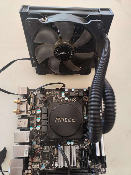 Amazing ITX Combo**Core i5 4690K**16GB Gaming ram**Water-cooling**Wifi Motherboard