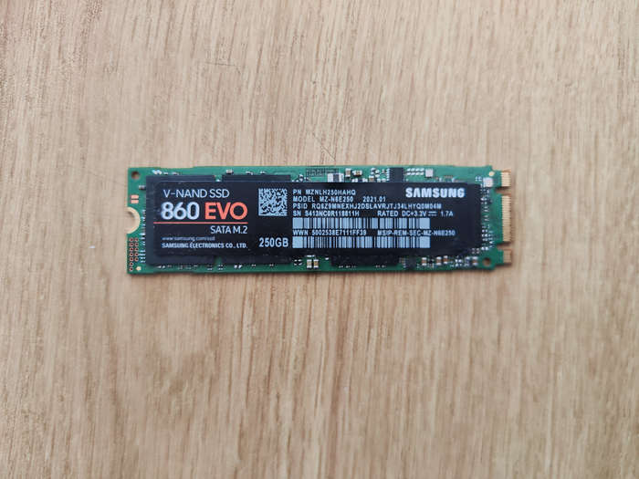 Samsung Evo 860 Sata M.2 250GB**95% Health**