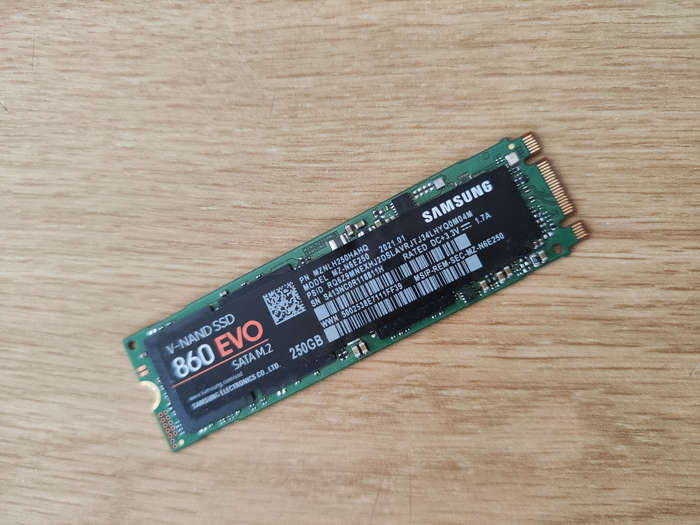 Samsung Evo 860 Sata M.2 250GB**95% Health**