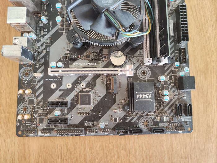 Intel Core I3 up to 3.9GHz **MSI B250M Bazooka**8GB DDR4 Ram