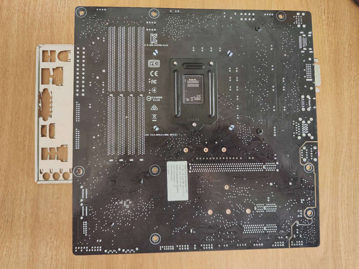 Intel Core i5 10500 Combo**Asus Prime H570M-Plus**16GB 3200MH Adata Ram