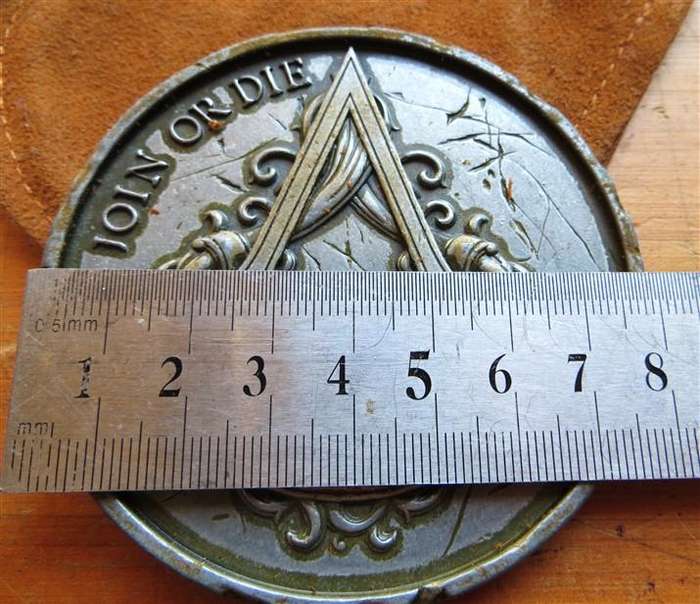 Large Assassin's Creed "Join or Die" Medallion - 78mm