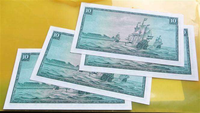 4 x TW de Jongh R10 Notes Prefix C31 in Sequence - Condition