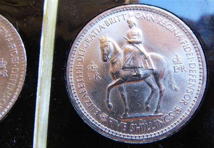 2 x 1953 GB 5 Shillings Crown in Capsule - Bid per Coin