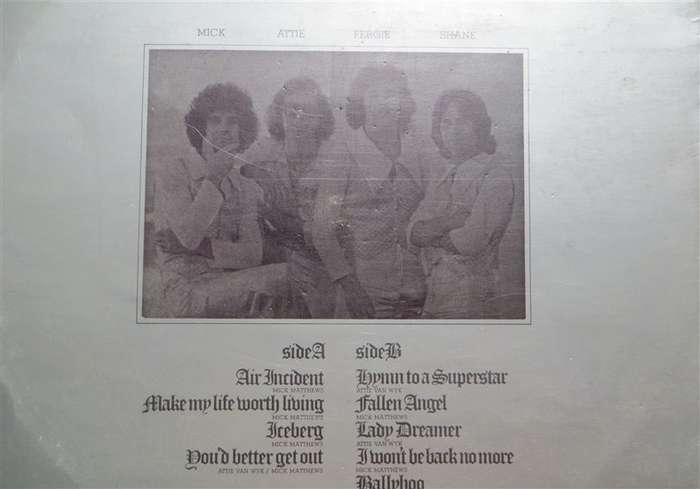 Ballyhoo - Signed by Band with messages - Vintage LP - VG