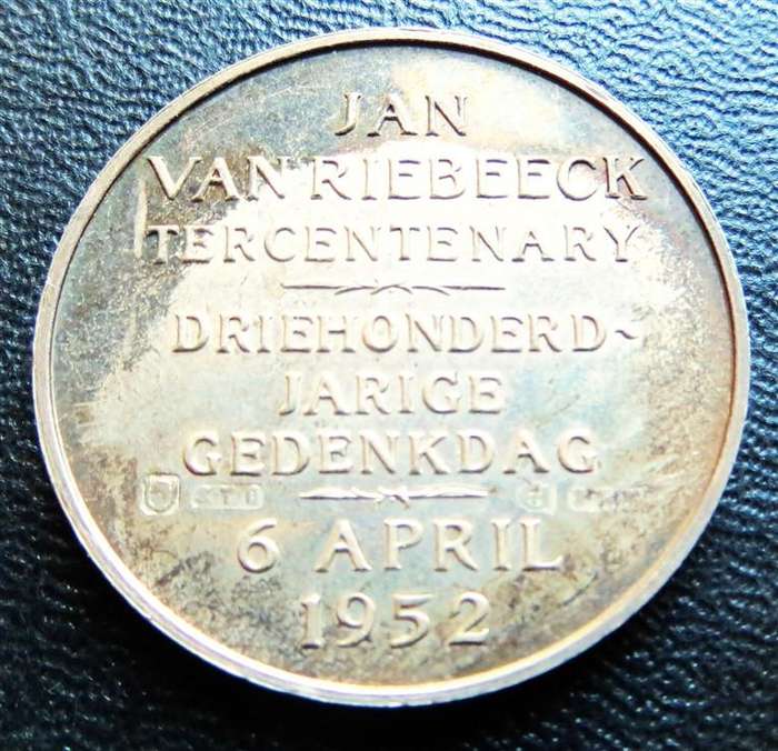 1952 Jan Van Riebeeck Silver 17.1gr Tercentenary Comemmorative Medallion in Box