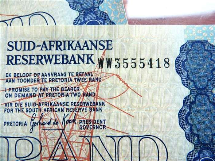 4 x GPC De Kock Replacement Consecutive R2 notes WW Prefix - Bid per Note