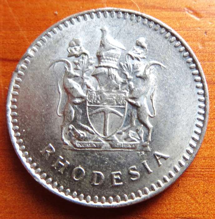 1975 Rhodesia 20c Coin - Mintage error on rim - Condition