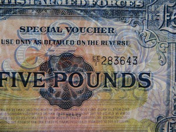 4 x British Armed Forces 5 Pound Notes in sequence  - Bid per Note