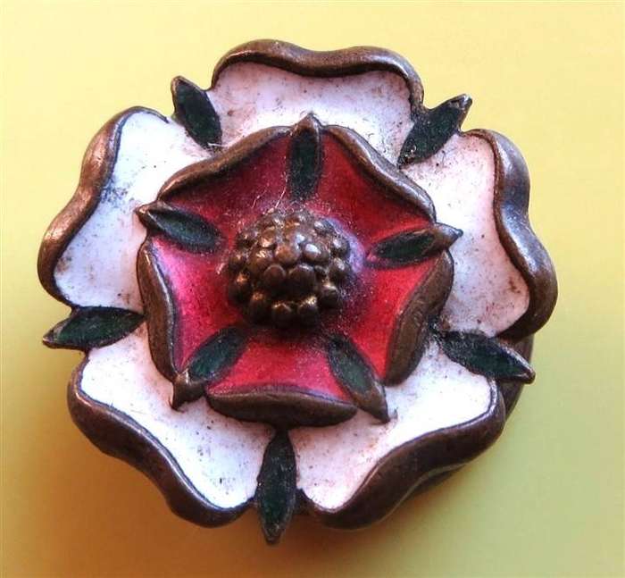 Old vintage Spencer London lapel button hole poppy badge
