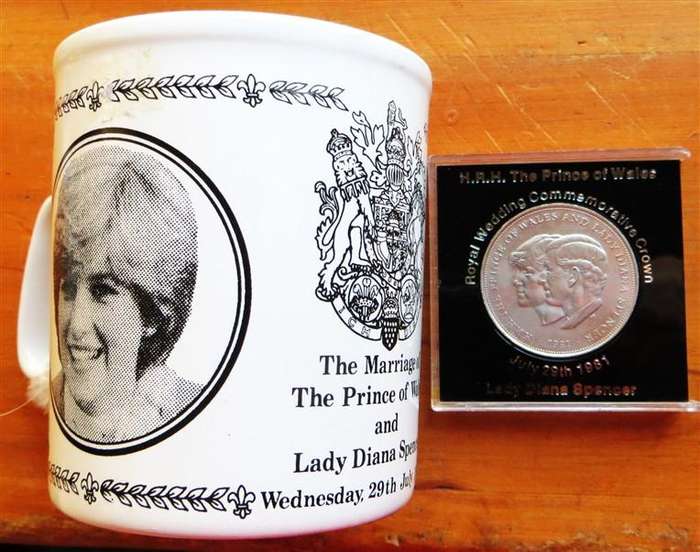 Lady Di & Prince Charles Wedding Crown + Mug