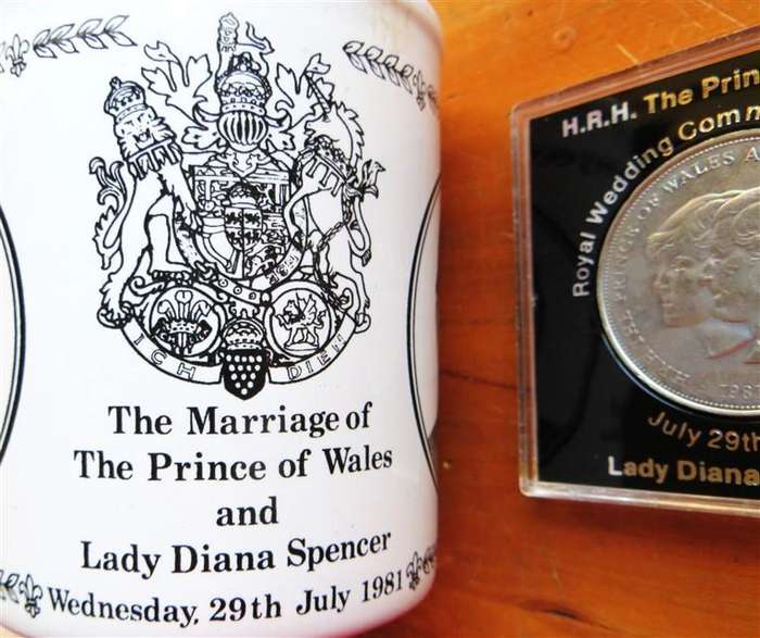 Lady Di & Prince Charles Wedding Crown + Mug