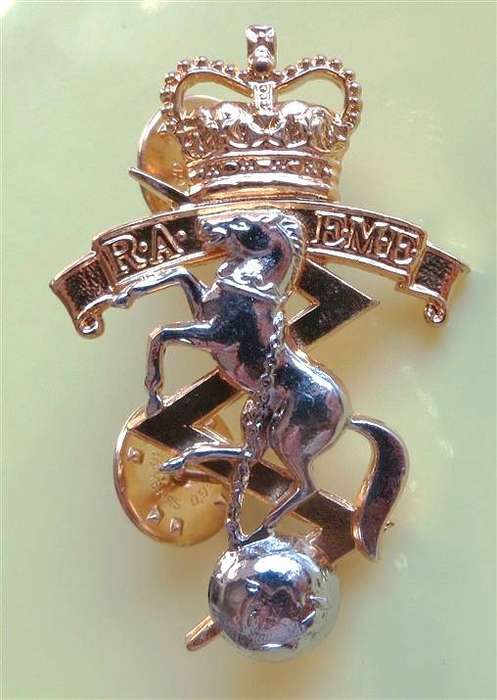 Royal Australian Electrical & Mechanical Engineers (RAEME), badge