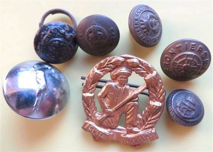 Military Buttons + Badge Lot