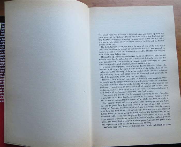 Wilbur Smith - The Leopard Hunts in Darkness - Hardcover