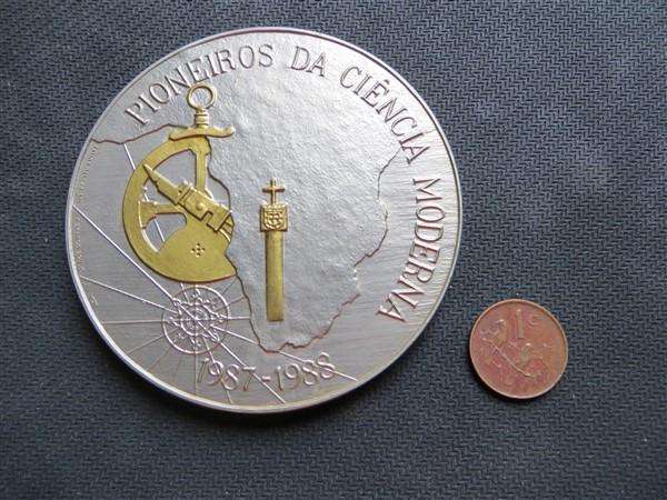 Portugal 1987 - 1988 Large 196gr Pioneers of Modern Science Medallion #123 of 1000 Bronze