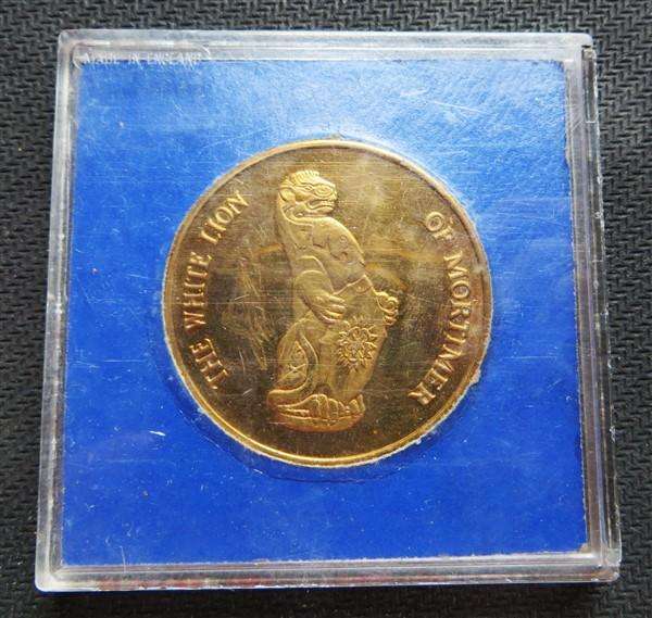 GB Windsor Castle Medallion in Holder - The White Lion of Mortimer