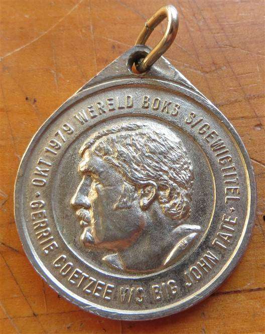 1979 World Heavyweight Boxing Title Fight - Gerrie Coetzee & Big John Tate Medallion