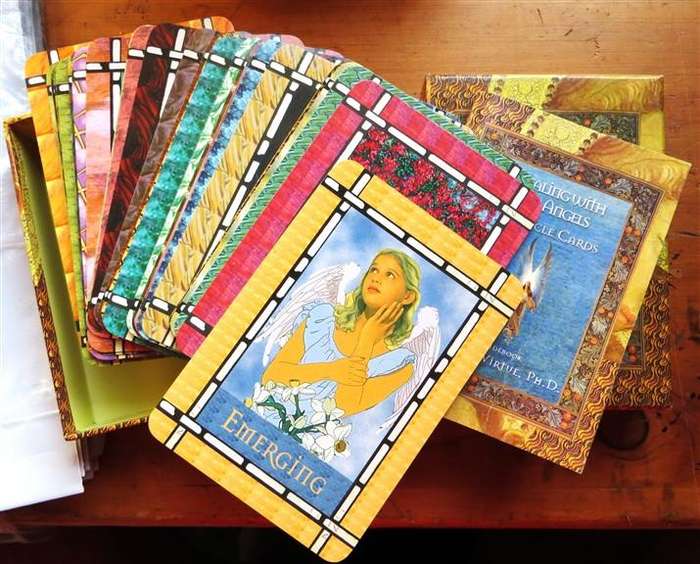 Healing with the Angels - Oracle Cards + Book /Guide + Box - Doreen Virtue