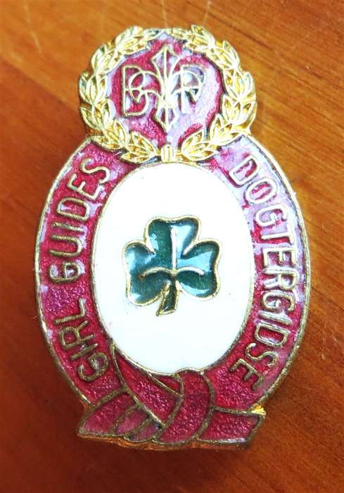 Girl Guides Enamelled Badge with Makers Mark