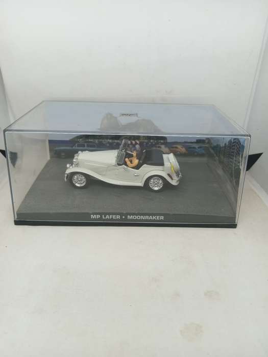 007 MP Lafer - Moonraker - scale 1/43. Sealed. With Book