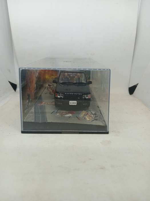 007 Range Rover - Tomorrow never Dies - scale 1/43. Sealed. With Book