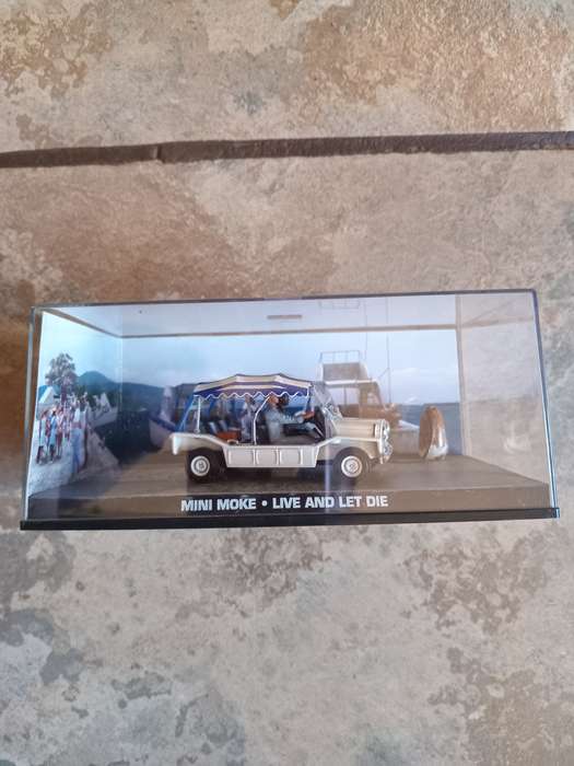 007 Mini Moke - Live and Let Die - scale 1/43. Sealed. With Book
