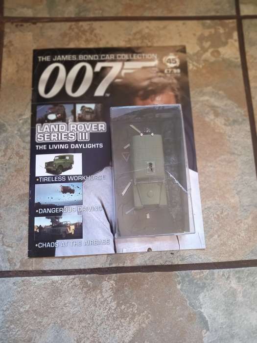 007 Land Rover Series 111 - Living Daylights - scale 1/43. Sealed. with book