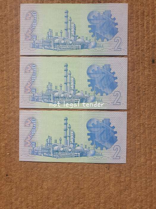 3 Unc 2 Sequential 1990 C Stals 1st issue Afr/Eng Two Rand Banknote (AA004/6/7)