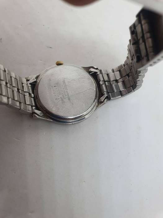 Citizen Day Sapphire WR 100 2051 Men's wrist watch. Spares or Restoration